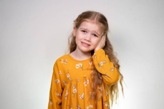 Боль при отите: что делать, если заболело ухо?