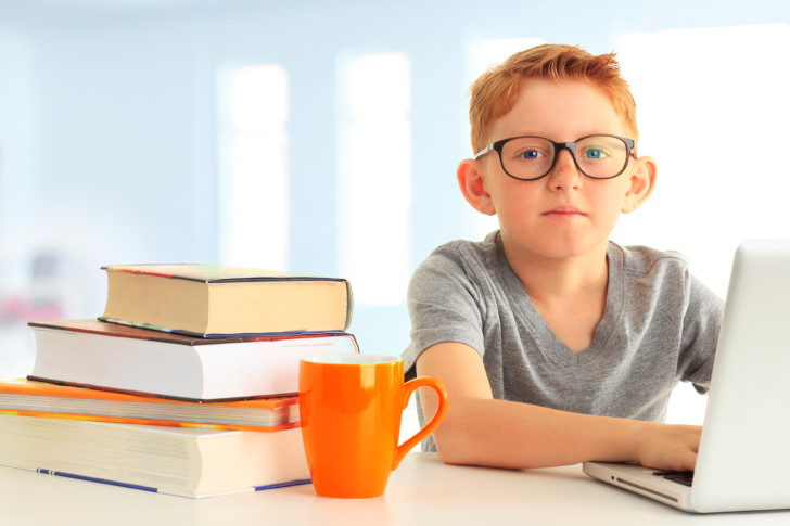 Школьник в очках Школьник в очках